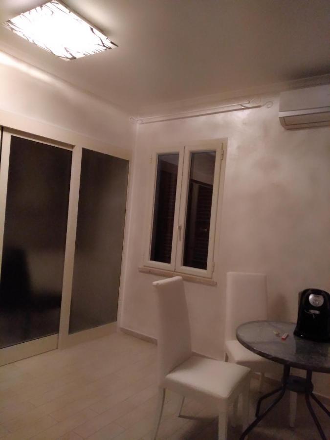 Rosilienza Suites Private Spa, Patio Garden Free Trasfer To & From Airport Fiumicino Buitenkant foto